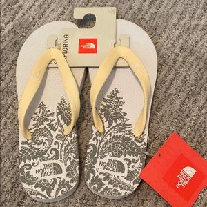 NWT The North Face Flip Flops